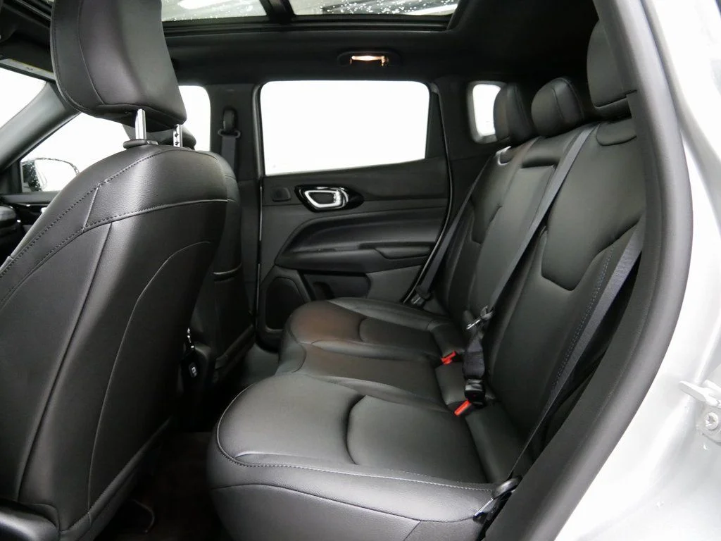 2025 Jeep Compass Limited - Photo 8