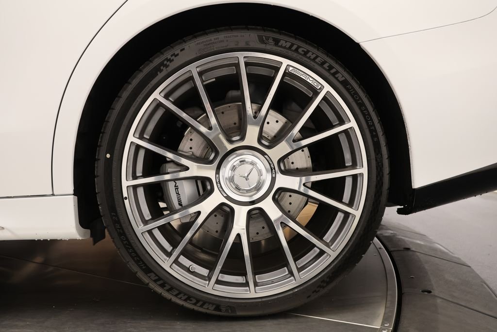 New 2026 Moonlight White Magno Mercedes-Benz E 53 AMG® image 13