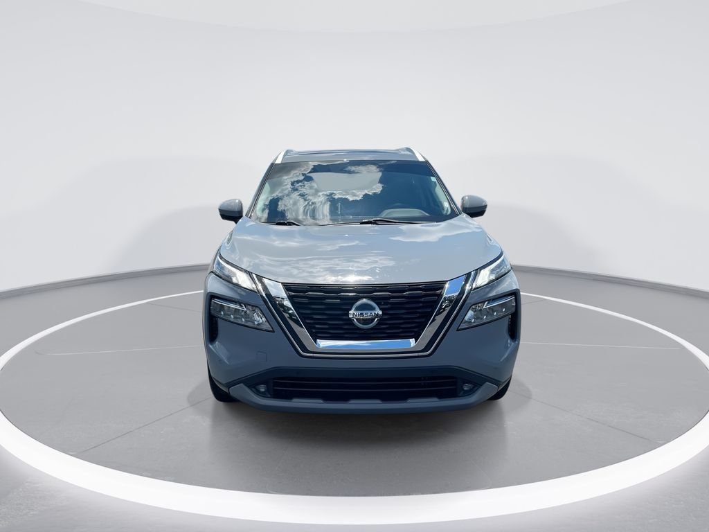 Used 2021 Gray Nissan SL image 3