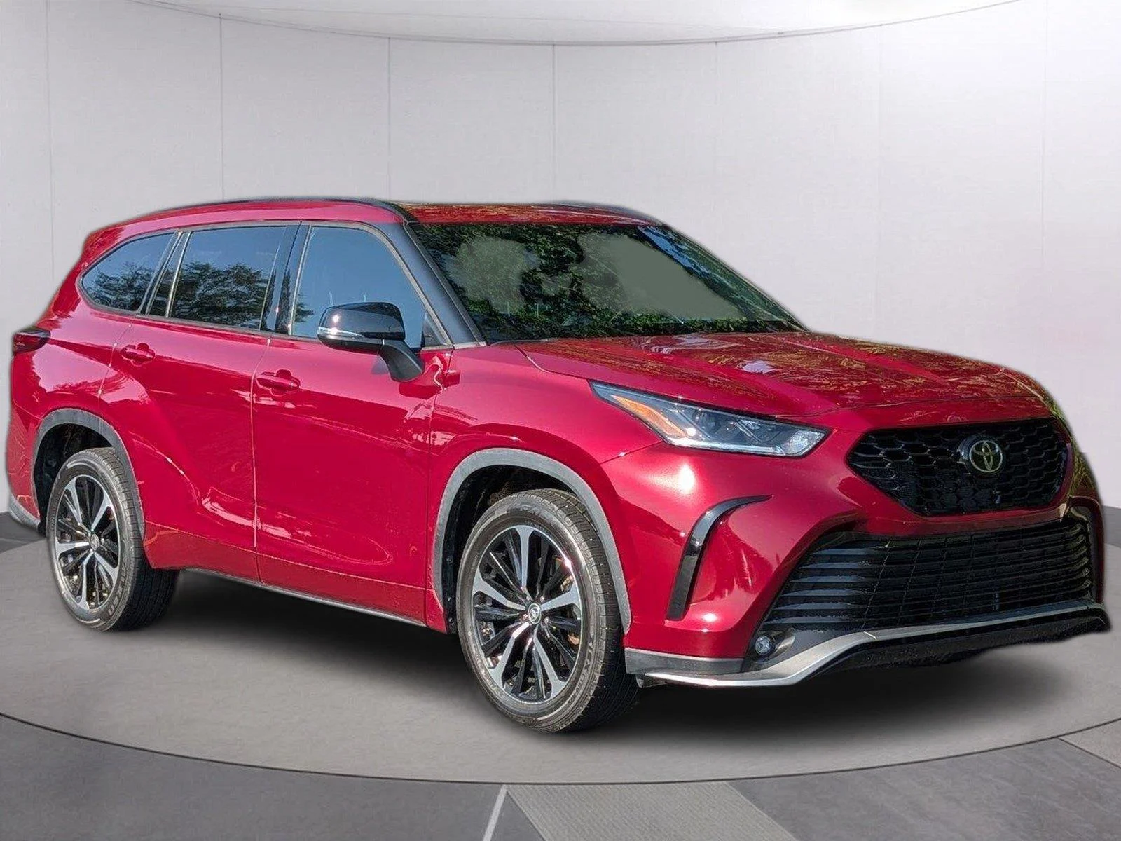 Used 2022 Ruby Flare Pearl Toyota XSE image 9