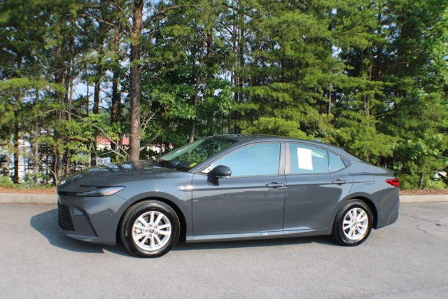 Used 2025 Underground Toyota LE image 4
