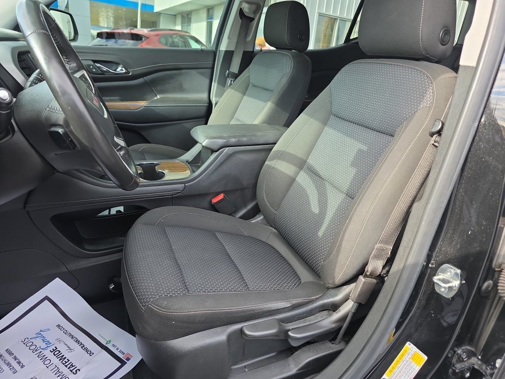 Used 2020 Black GMC SLE image 12