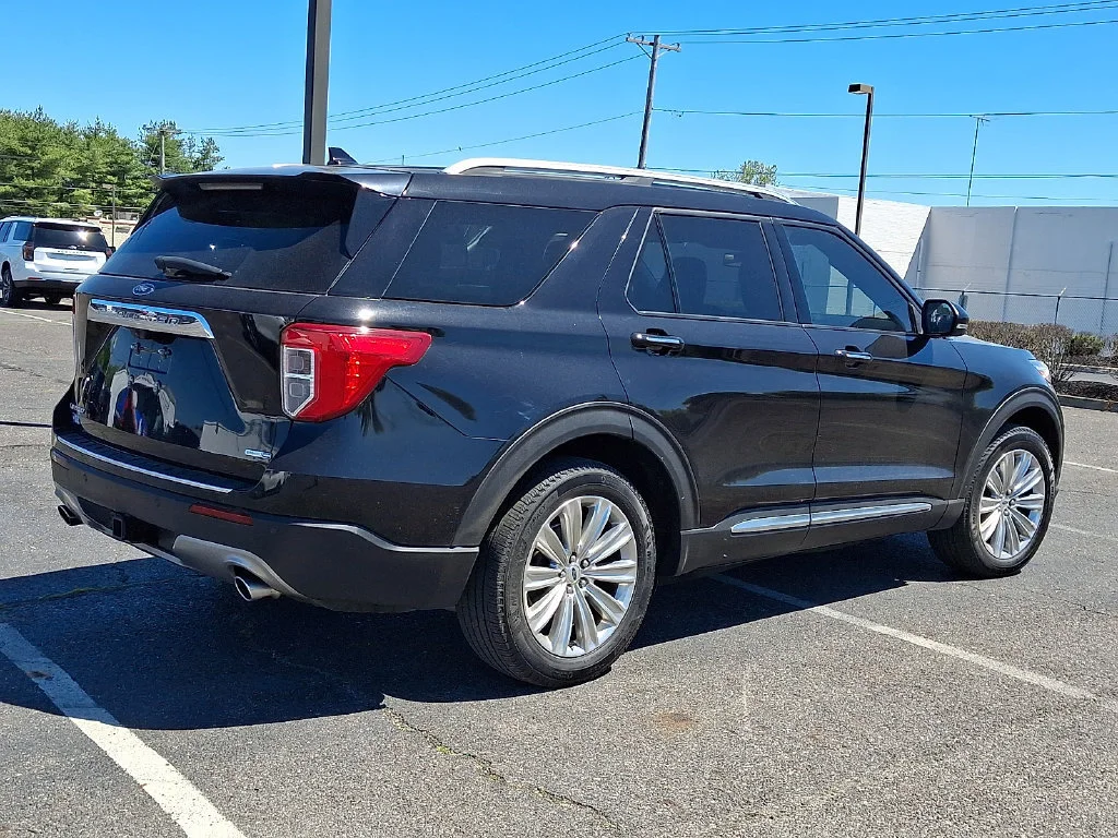 Used 2020 Black Ford Limited image 12