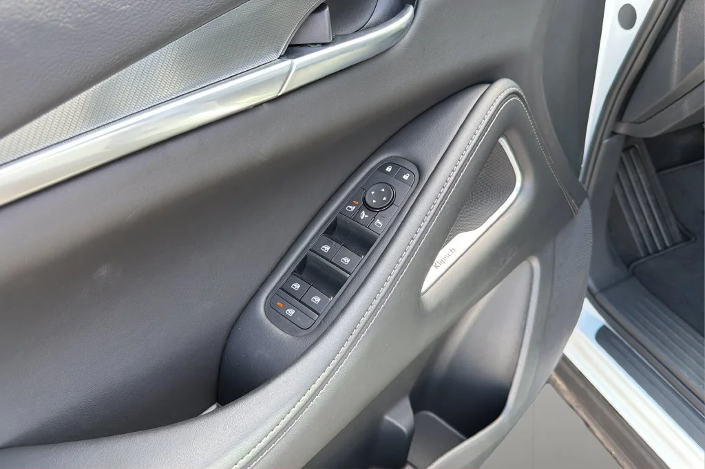 New 2027 RADIANT WHITE INFINITI Luxe FWD image 15