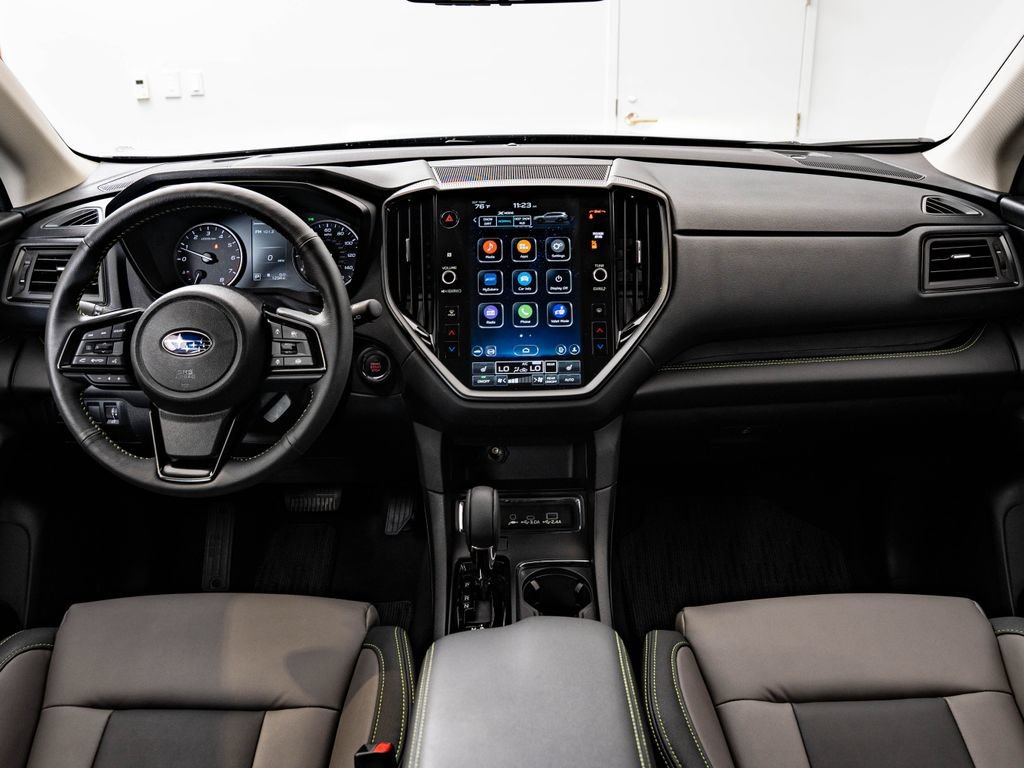 Used 2025 Ice Silver Metallic Subaru Onyx Edition image 33