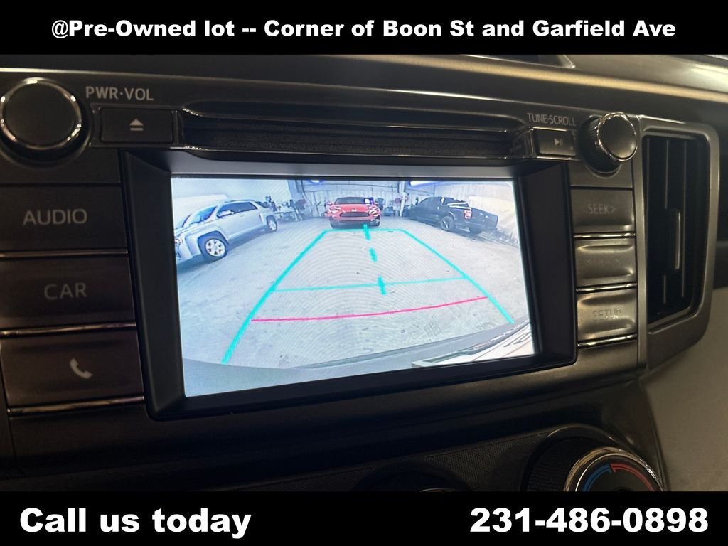 Used 2014 Gray Toyota LE image 24