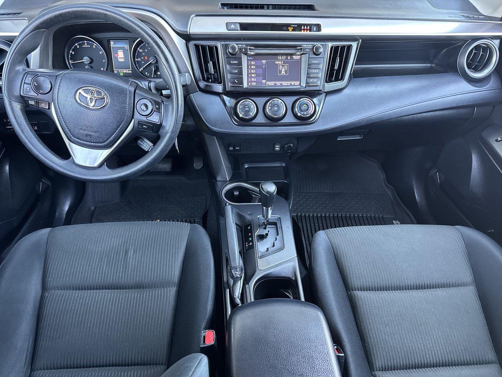 2017 Toyota RAV4 LE - Photo 24