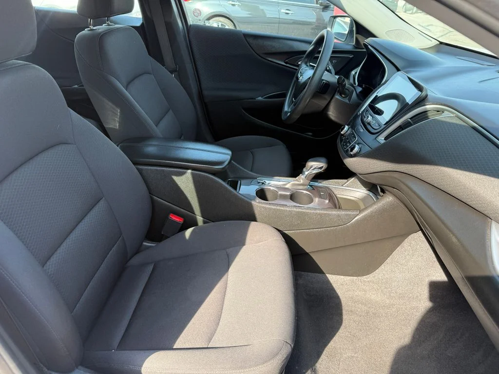 Used 2023 White Chevrolet LT image 12