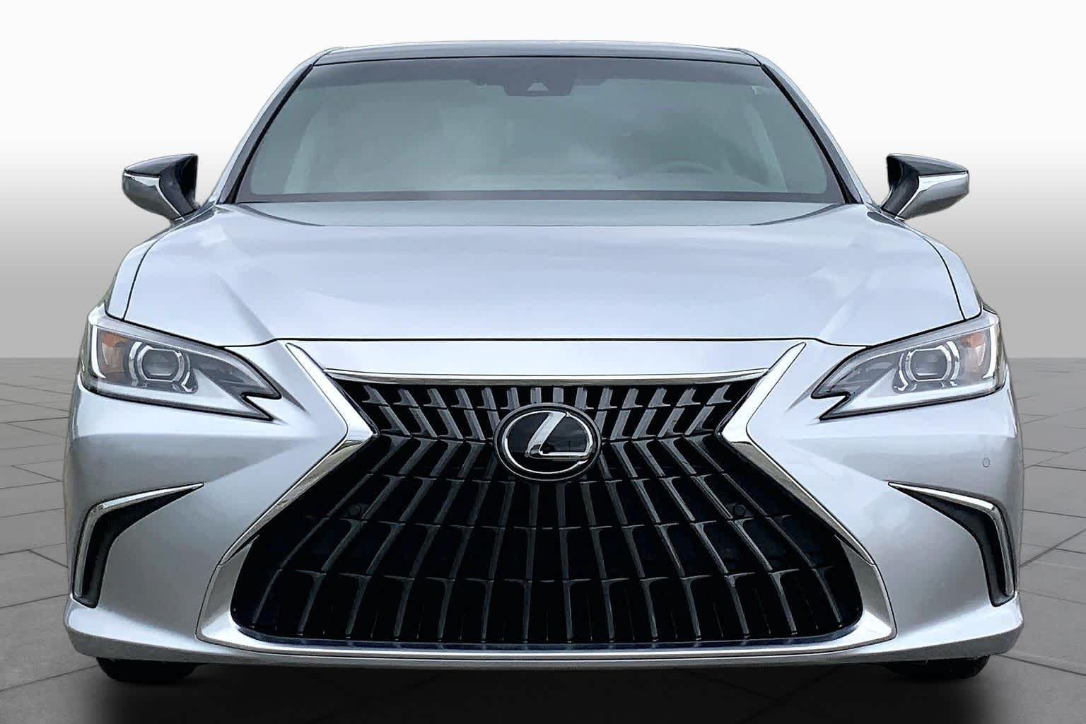 Used 2024 Iridium Lexus  image 4
