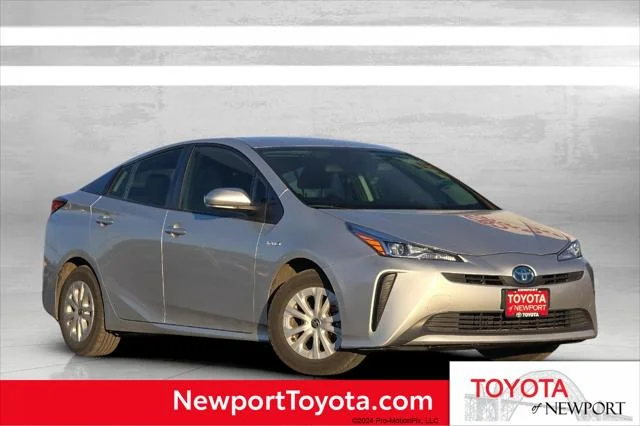2022 Toyota Prius L Eco FWD's photo