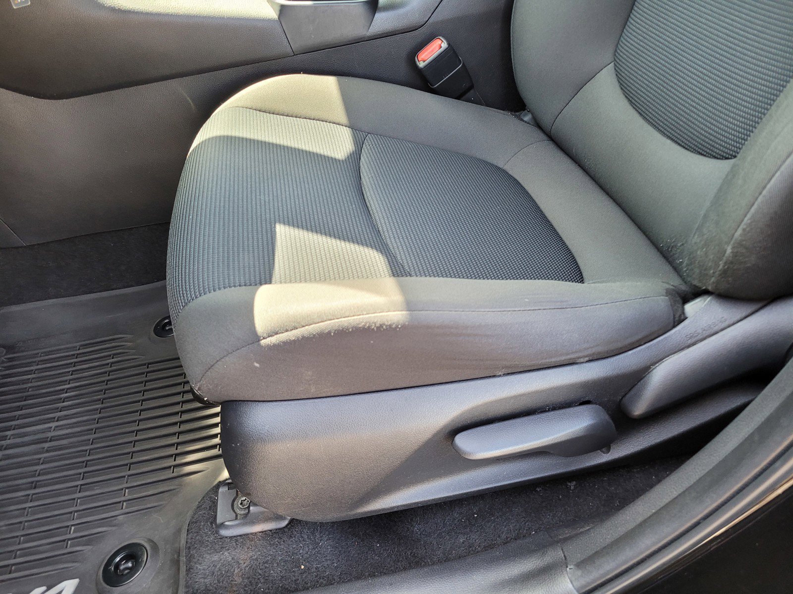 Used 2022  Toyota LE image 16