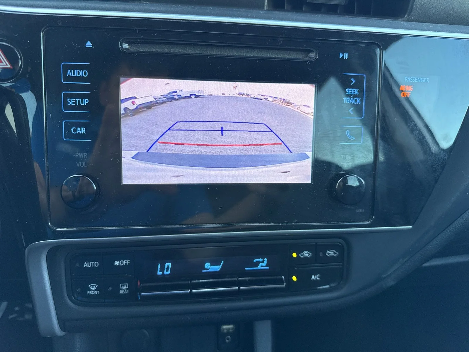 2018 Toyota Corolla LE - Photo 9