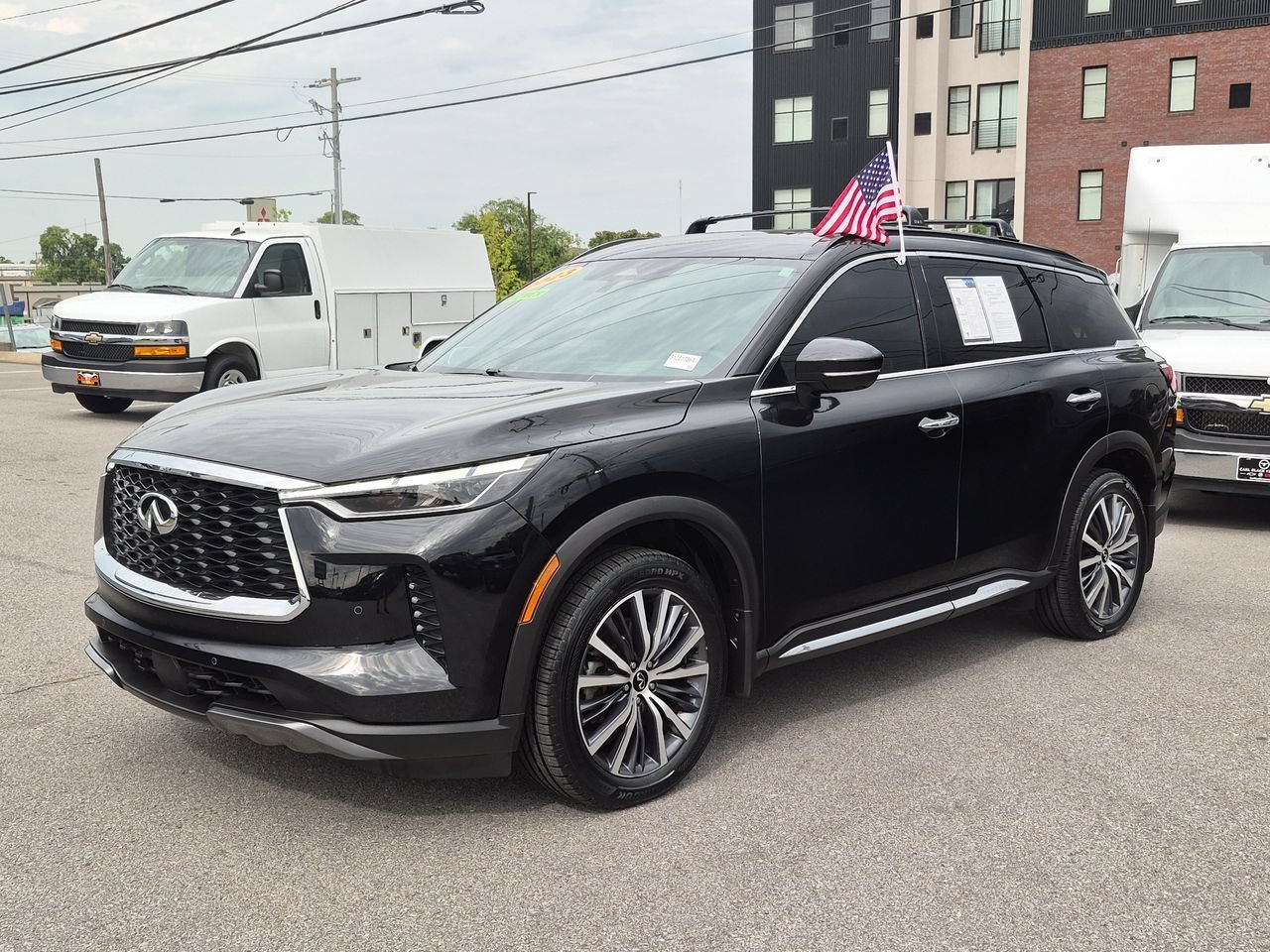 Used 2023 Black INFINITI AUTOGRAPH image 4