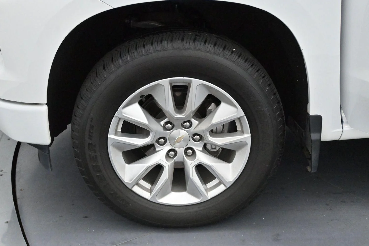 Used 2023 Summit White Chevrolet Custom image 31