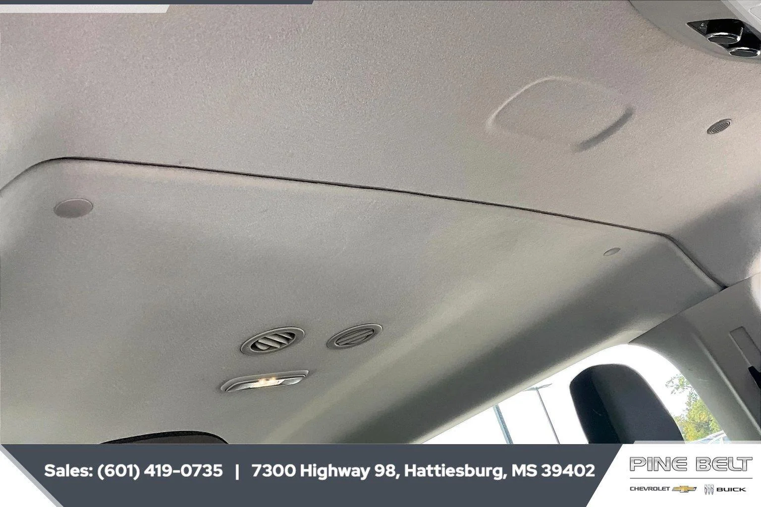 Used 2023 Oxford White Ford 350 XLT image 16