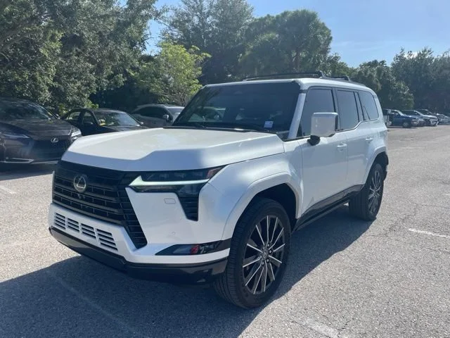 Certified Used 2025 White Pearl Lexus GX 550 Luxury+ image 5