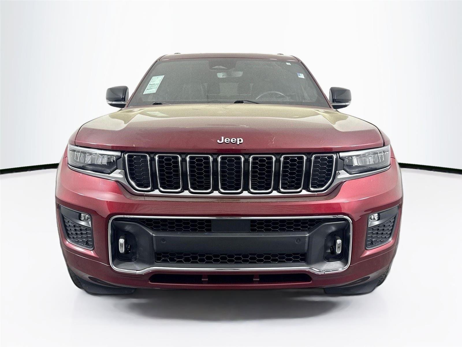 Used 2022 Velvet Red Pearlcoat Jeep Overland image 9