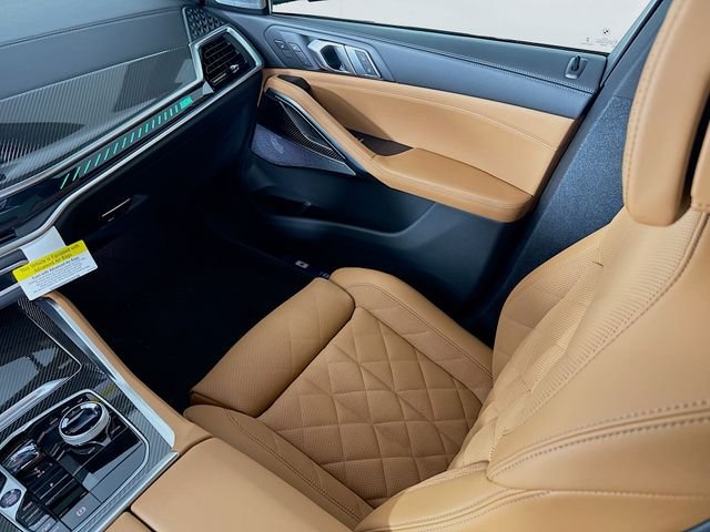 New 2027 Green Metallic BMW M60i image 25