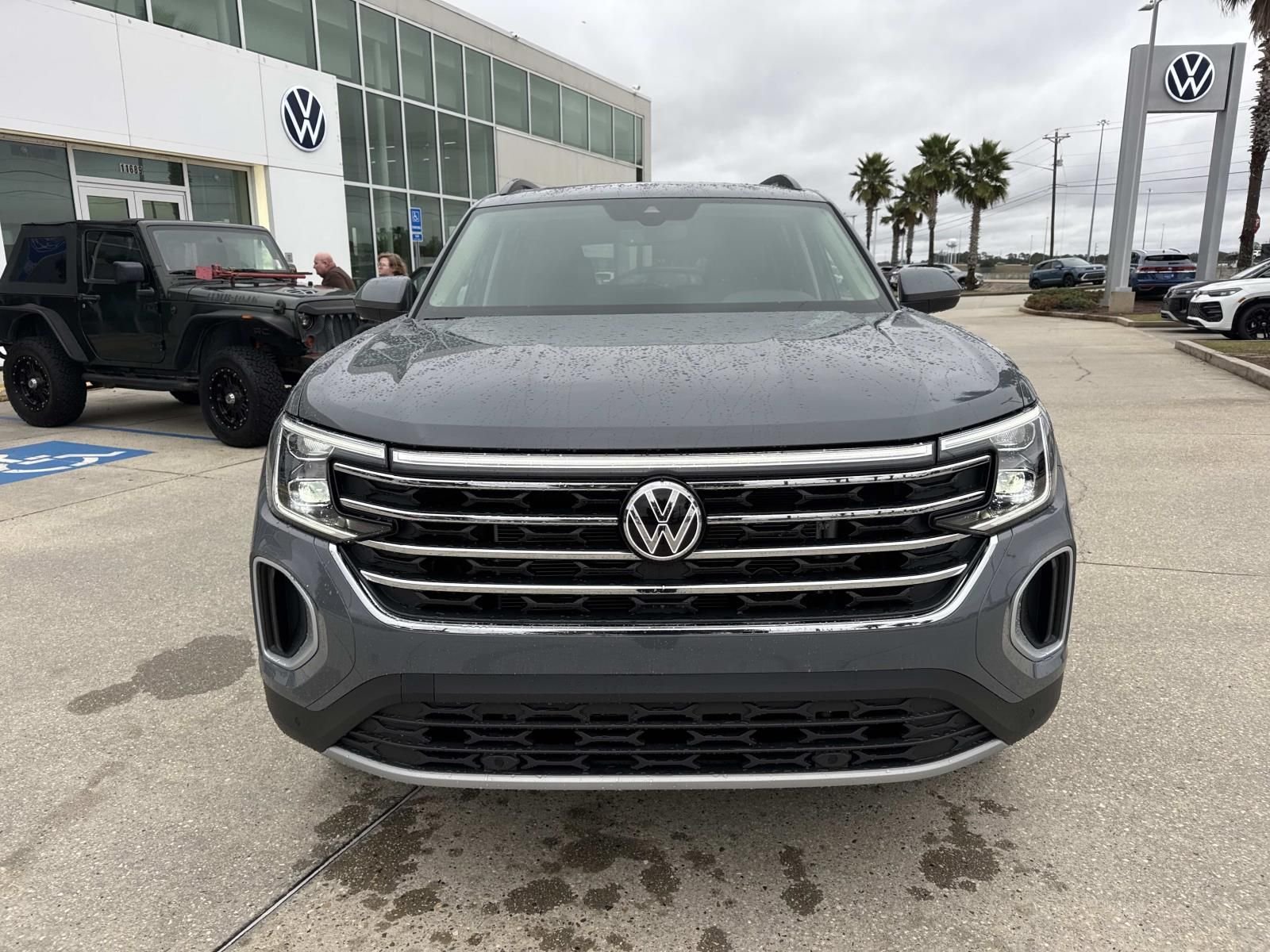 2026 Volkswagen Atlas SE w/Tech - Photo 2