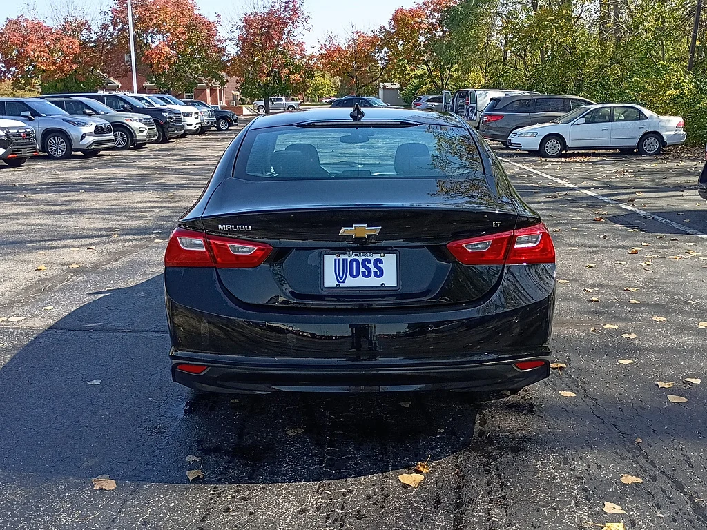 2025 Chevrolet Malibu LT, photo 3 of 12