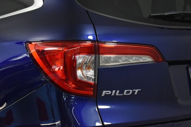 Used 2019 Blue Honda Touring image 6