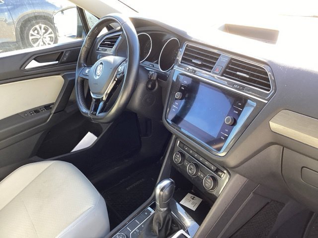 Certified Used 2019 Silk Blue Metallic Volkswagen 2.0T SE image 23
