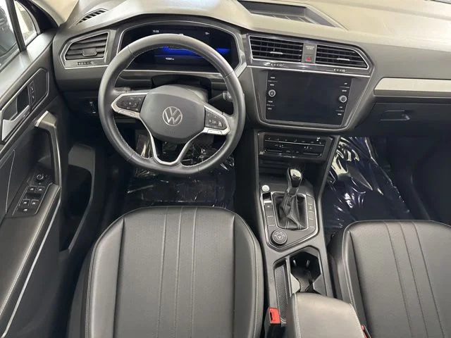 Used 2022 Black Volkswagen 2.0T SE image 23