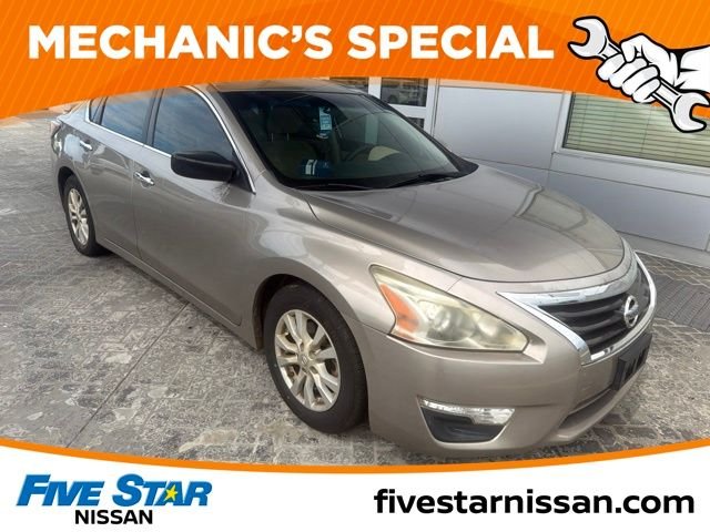 Used 2014 Beige Nissan 2.5 S image 2