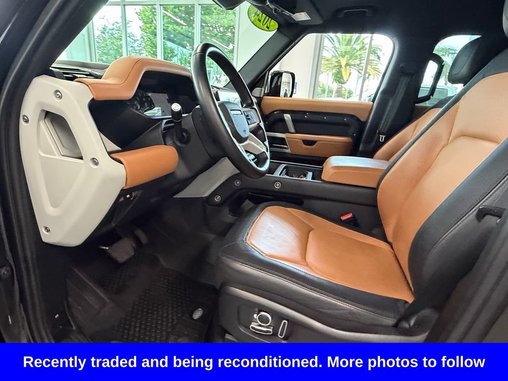 Used 2024 Black Land Rover X-Dynamic SE image 9