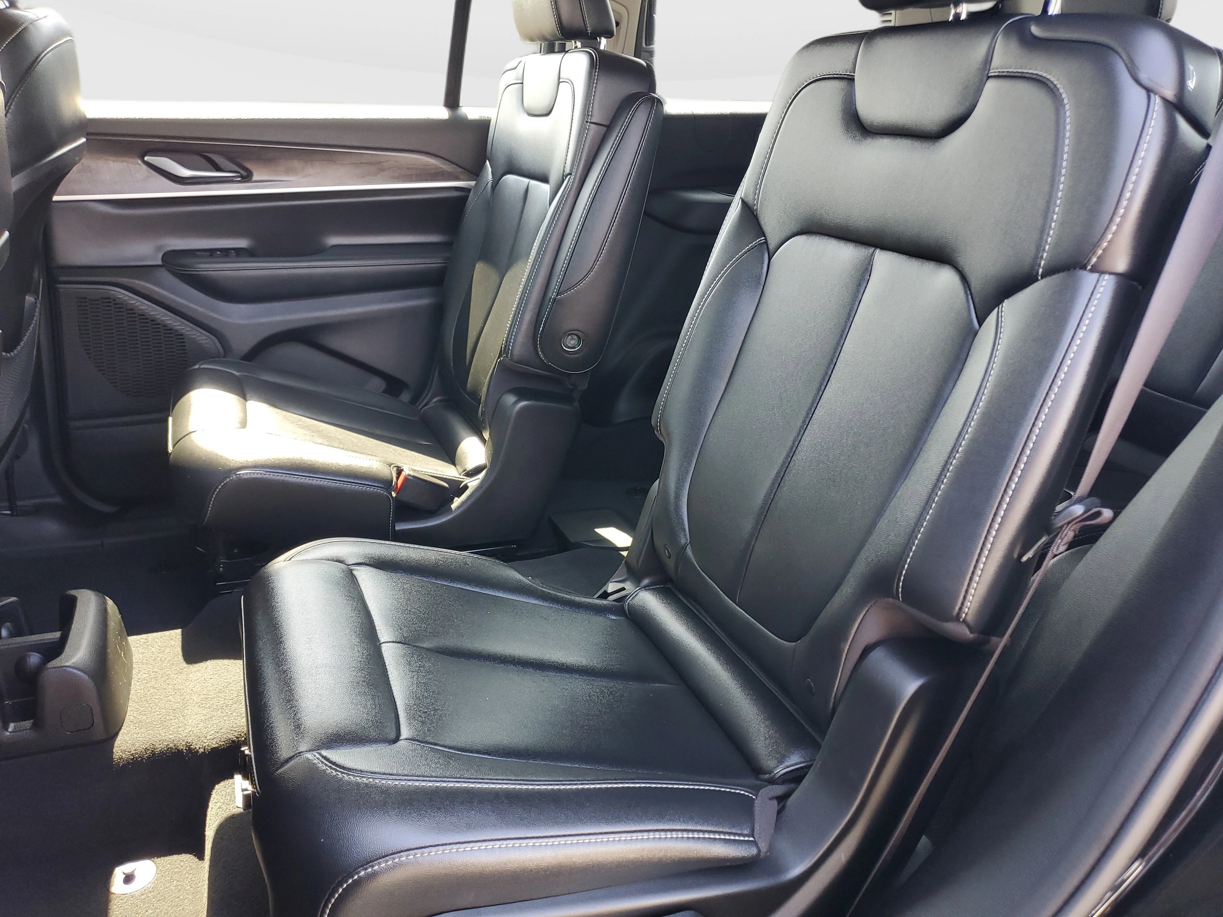 Used 2023 Black Jeep Limited image 13
