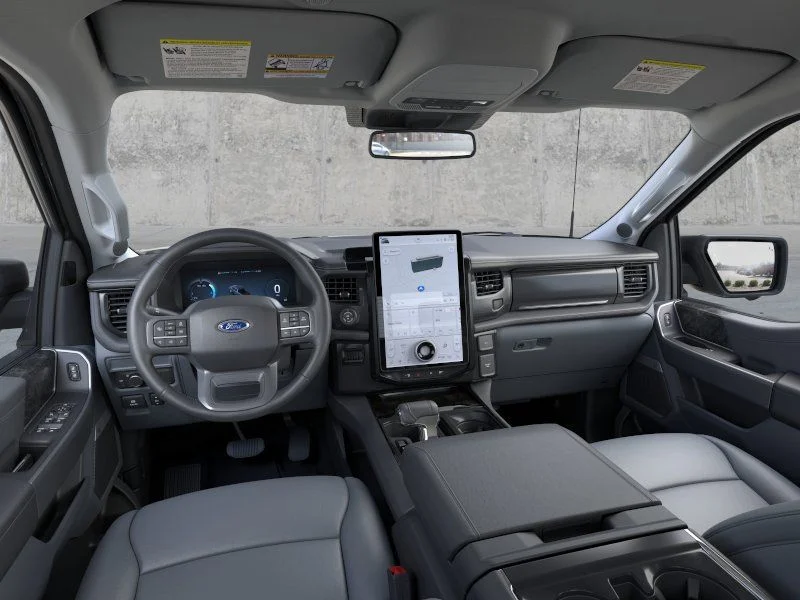 2025 Ford F-150 Lightning Flash - Photo 9