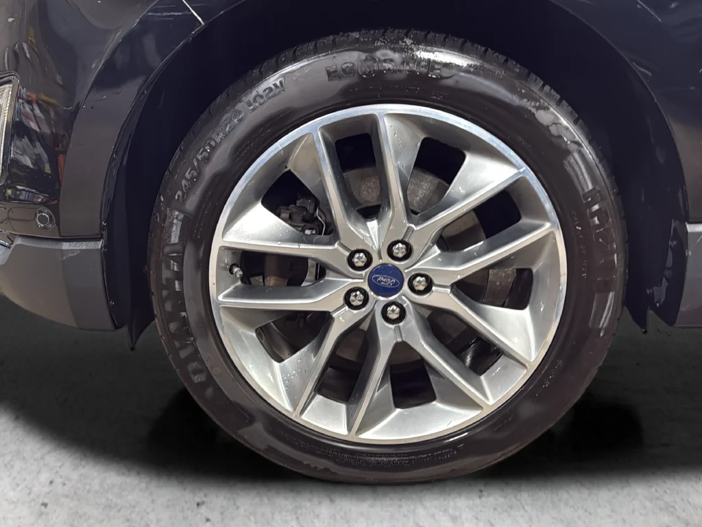 Used 2016  Ford Titanium image 24