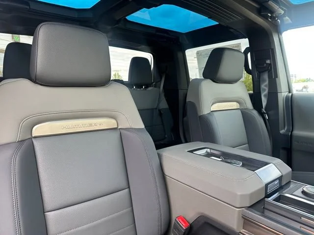 2025 GMC HUMMER EV 2X - Photo 8