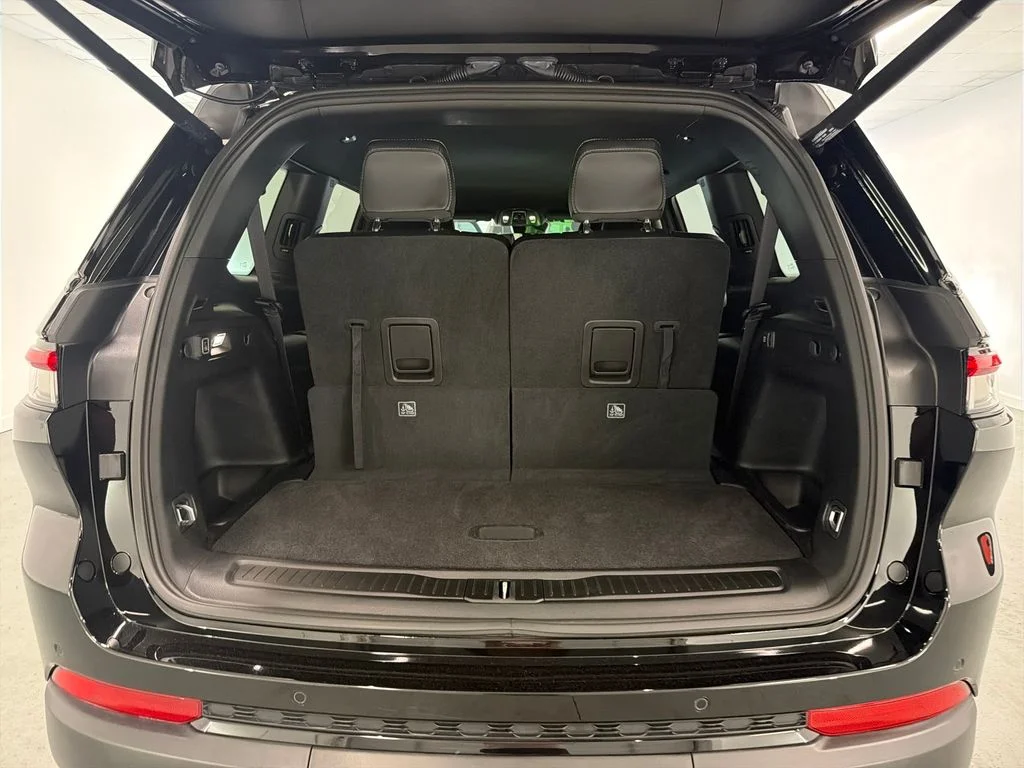 Used 2025 Black Jeep Altitude image 8