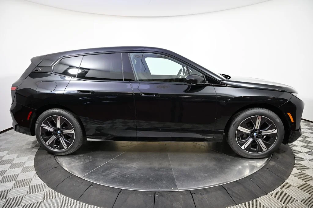 2026 BMW iX 45 - Photo 6