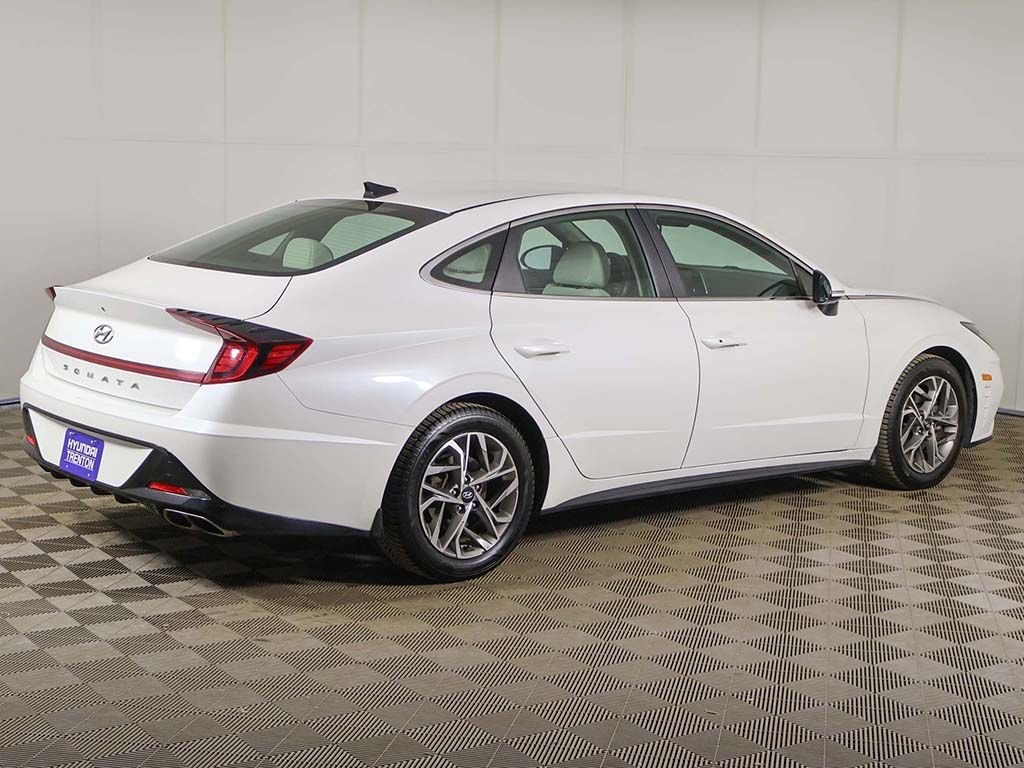 Used 2022 Gray Hyundai SEL image 10