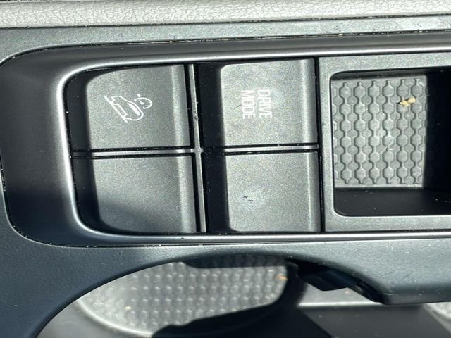 Used 2018 Silver Hyundai SEL image 29