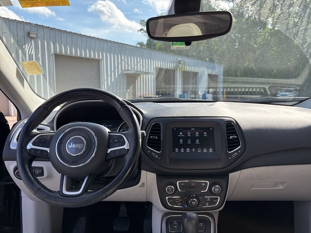 Used 2019 Black Jeep Latitude image 7