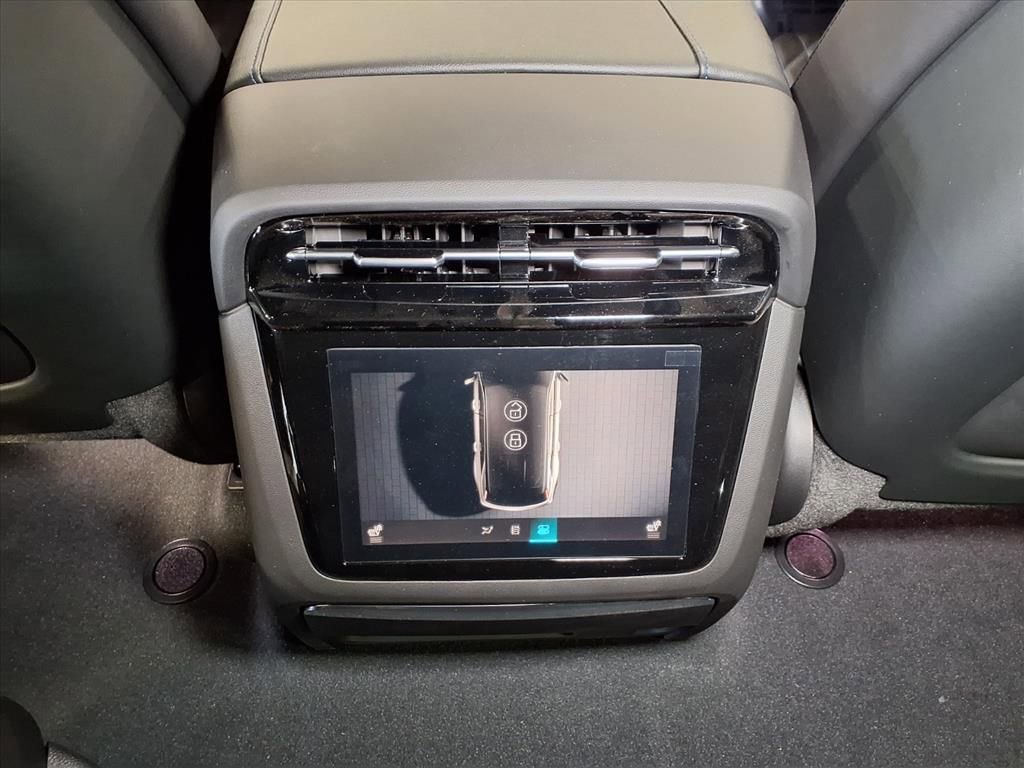 2026 Cadillac Escalade IQL Luxury - Photo 12
