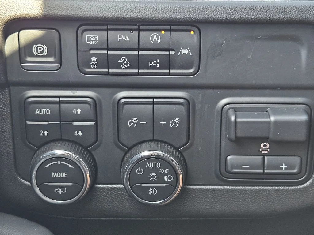Used 2025 Beige Chevrolet High Country image 22