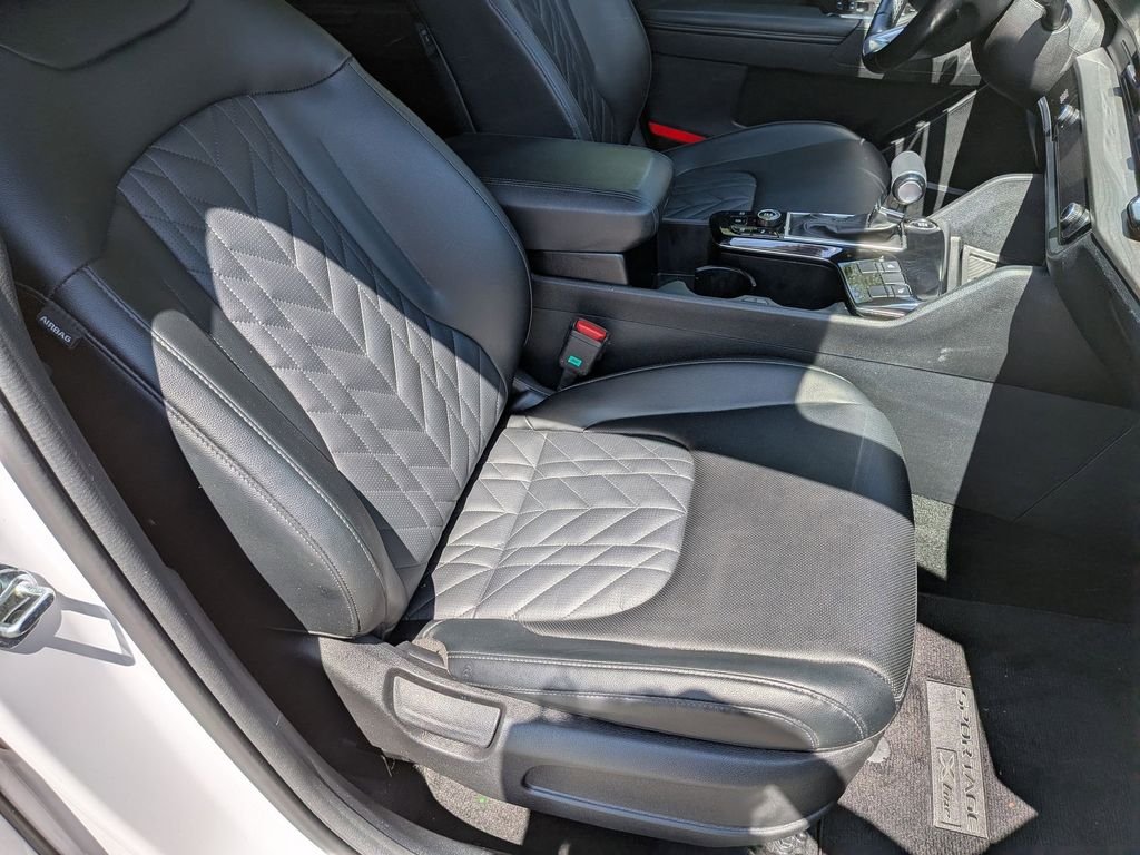 Used 2023 White Kia X-Line image 25