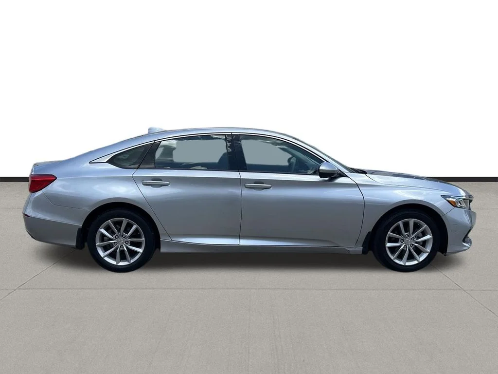 Used 2022 Silver Honda LX image 4