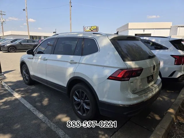 Used 2023 White Volkswagen 2.0T SE image 3