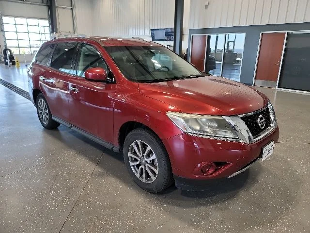 2014 Nissan Pathfinder SV 4WD's photo