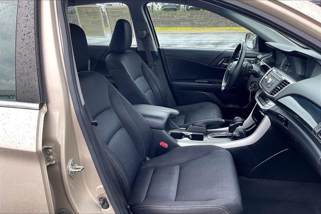 Used 2013 Beige Honda Sport image 6