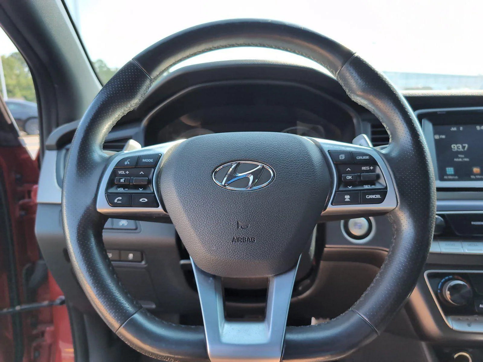 Used 2019 Quartz White Pearl Hyundai Sport image 29