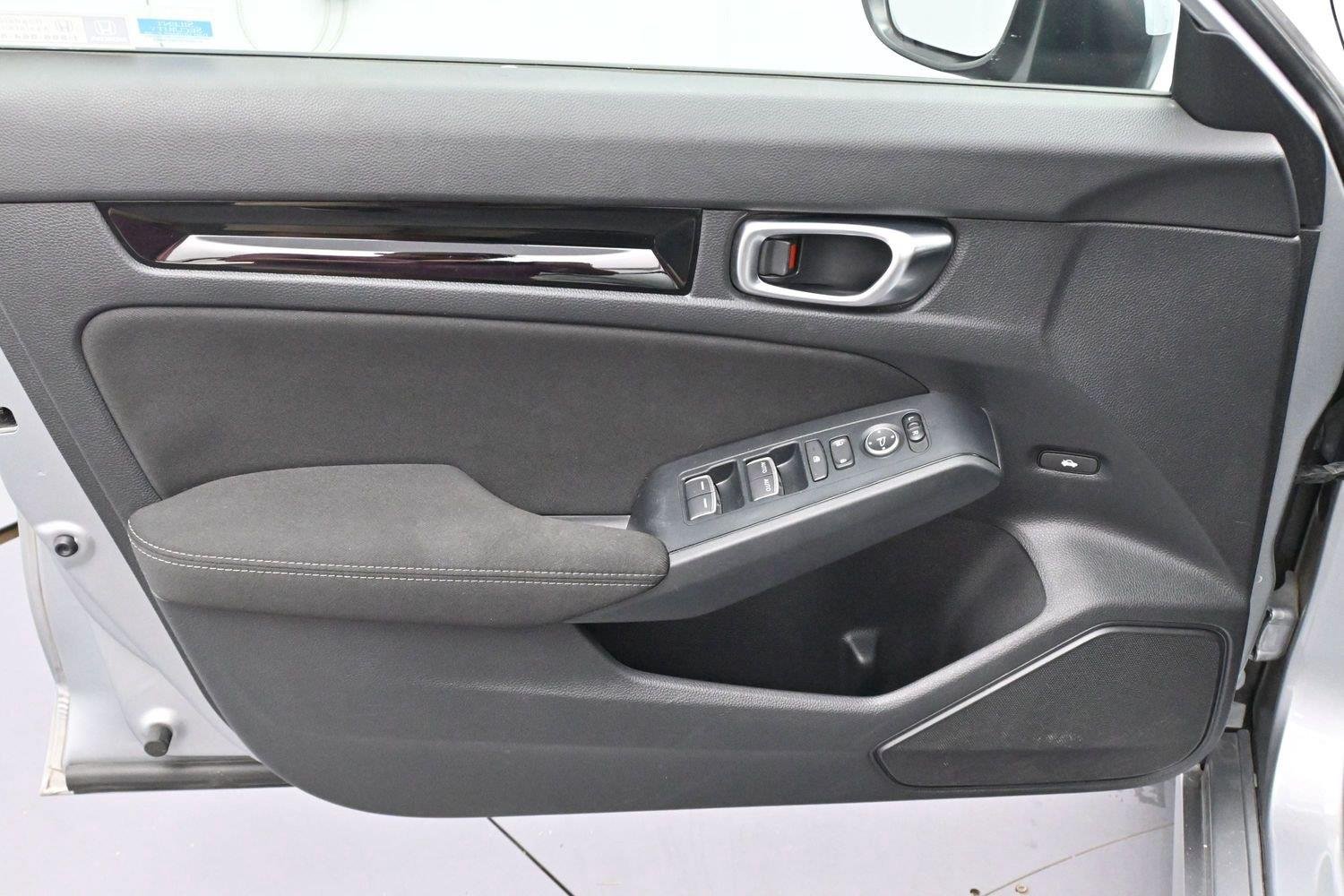 Used 2023 Lunar Silver Metallic Honda EX image 10