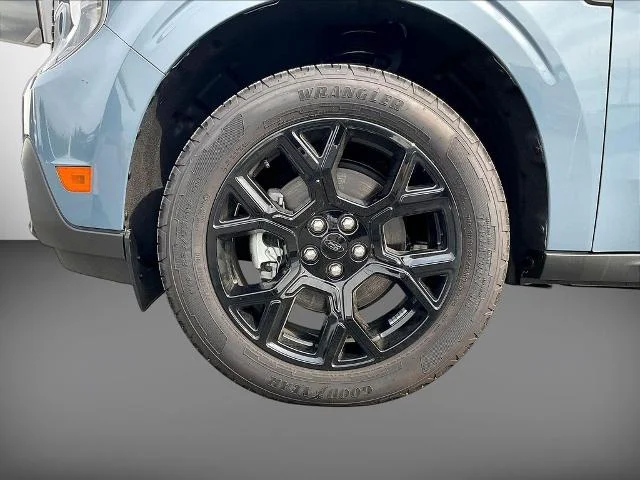 New 2025 Azure Gray Metallic Tri-Coat Ford XLT image 24