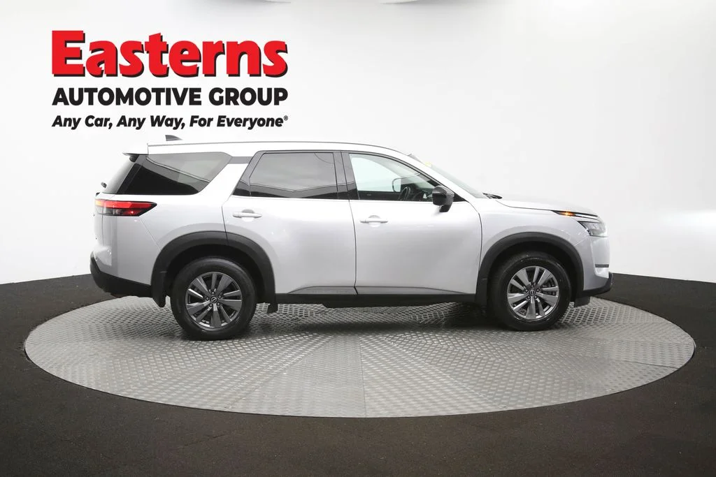 Used 2023 Silver Nissan S image 43