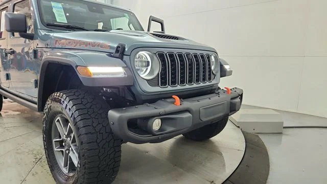 Used 2025 Gray Jeep Mojave image 16